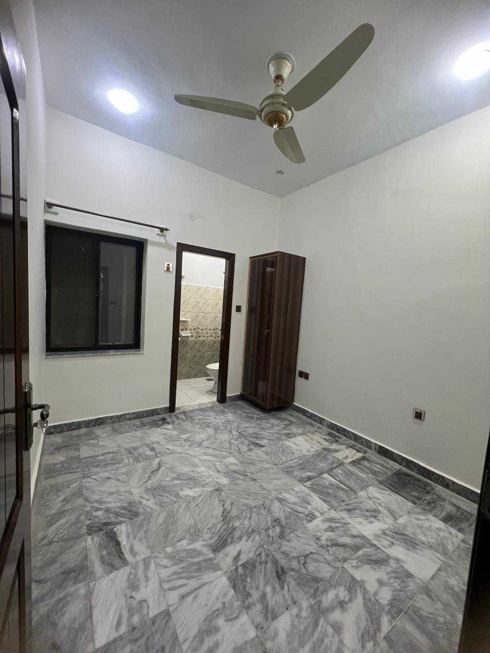 scaled_1000482725